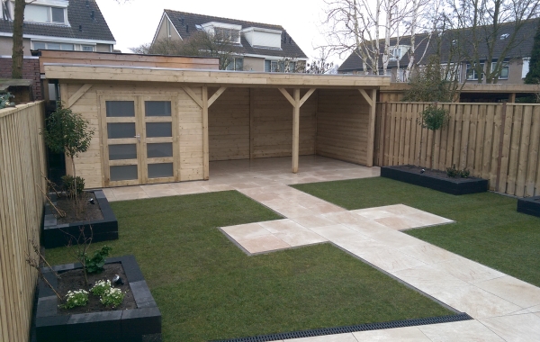 Kramer Houtbewerking tuinhuis met luifel Kramer Houtbewerking tuinhuis met luifel